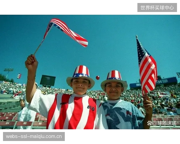美国队在1994年本土世界杯成功小组出线，为美国足球发展写下重要一笔。